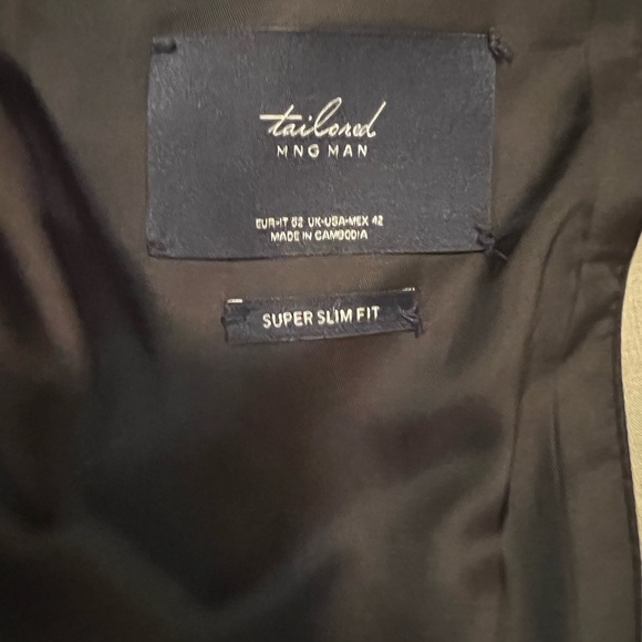 Mango Man Suit ( worn once) - Picture 4 of 6